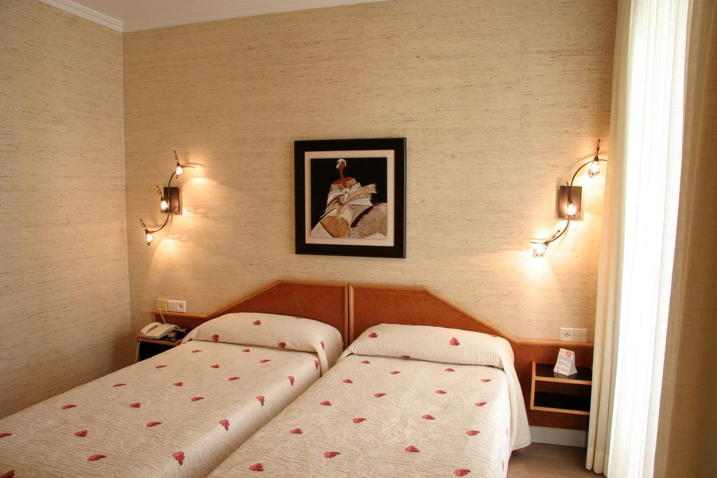 Hostal Paris Вальядолид Экстерьер фото