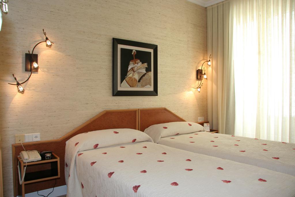 Hostal Paris Вальядолид Экстерьер фото