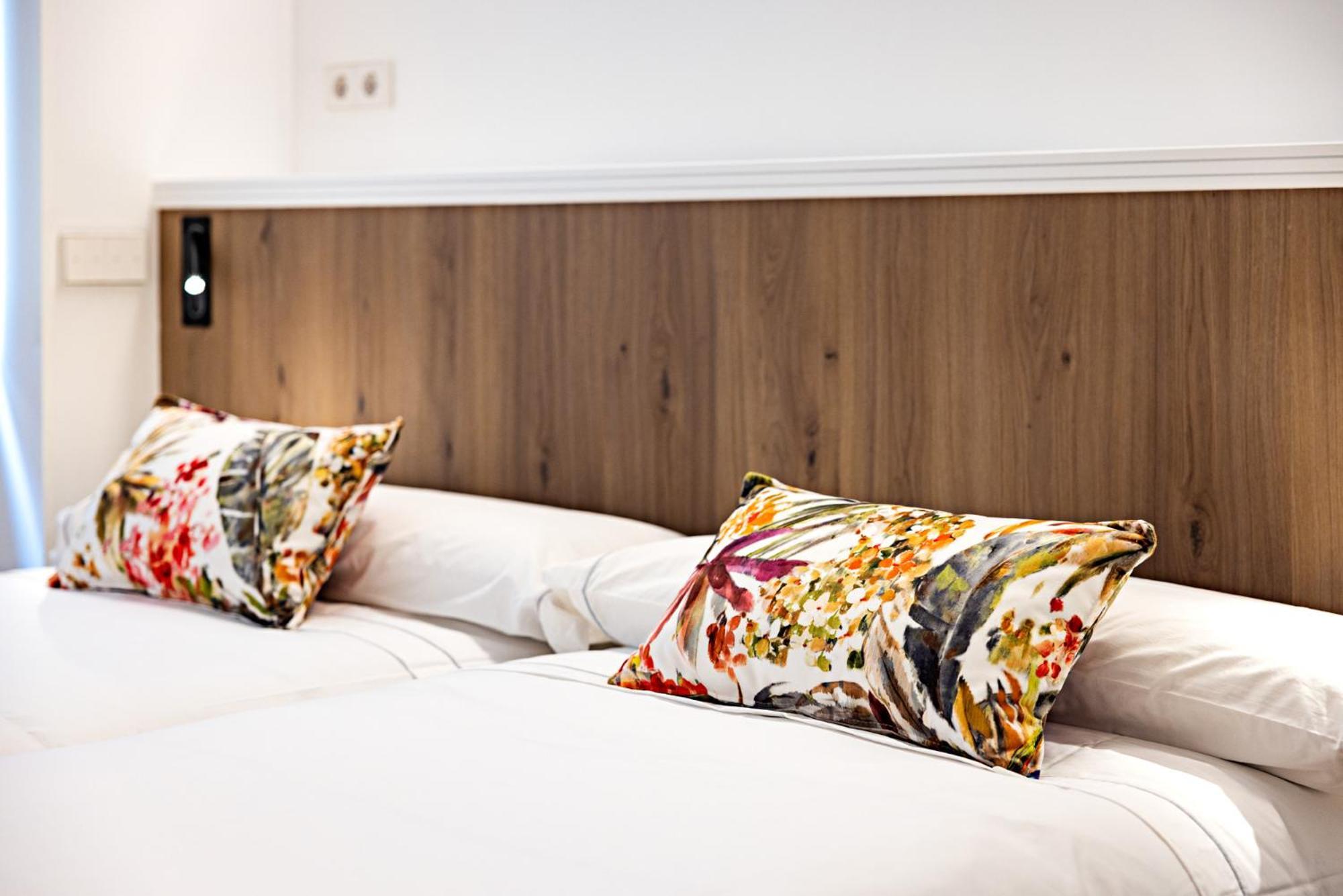 Hostal Paris Вальядолид Экстерьер фото