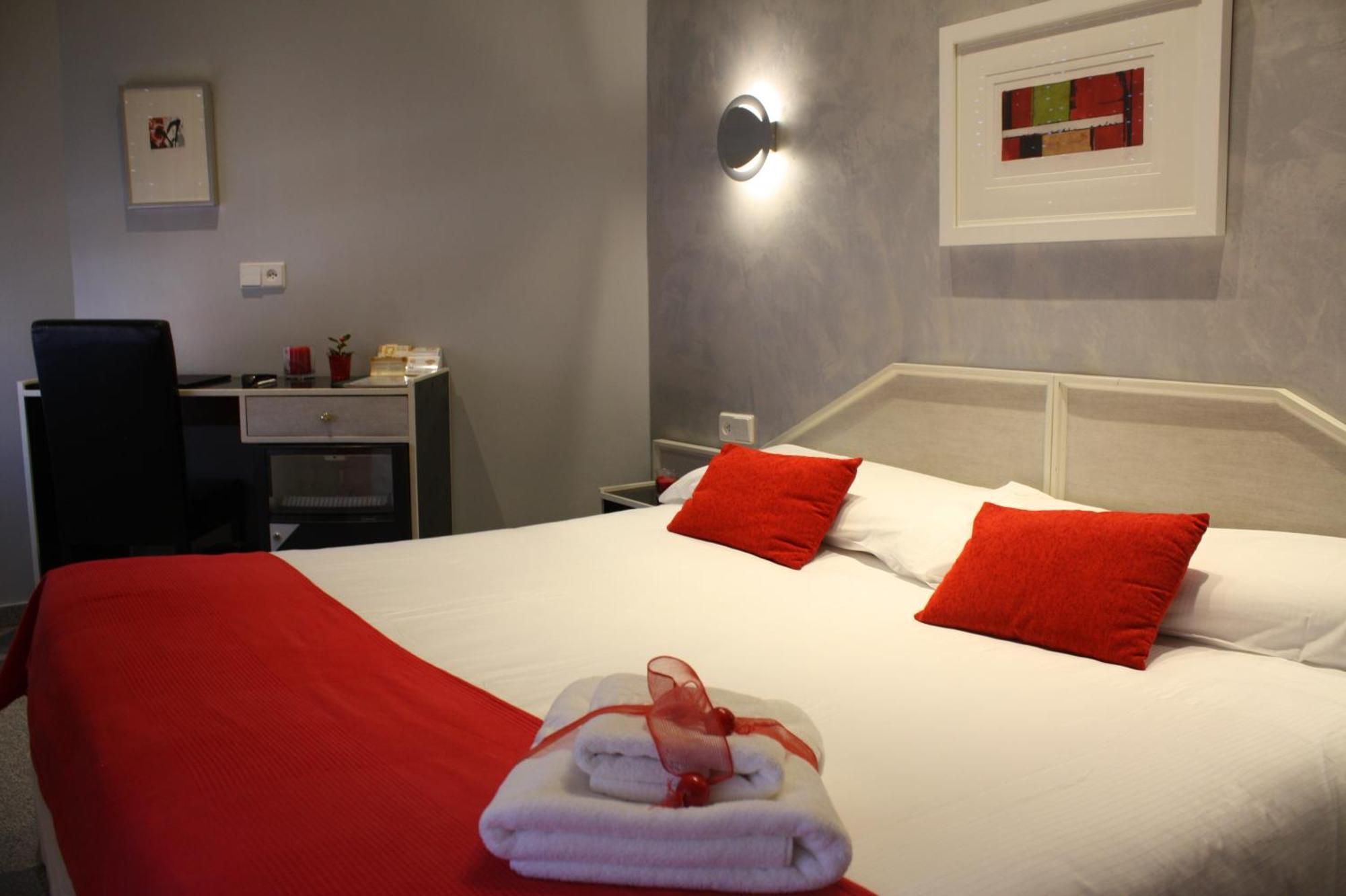 Hostal Paris Вальядолид Экстерьер фото