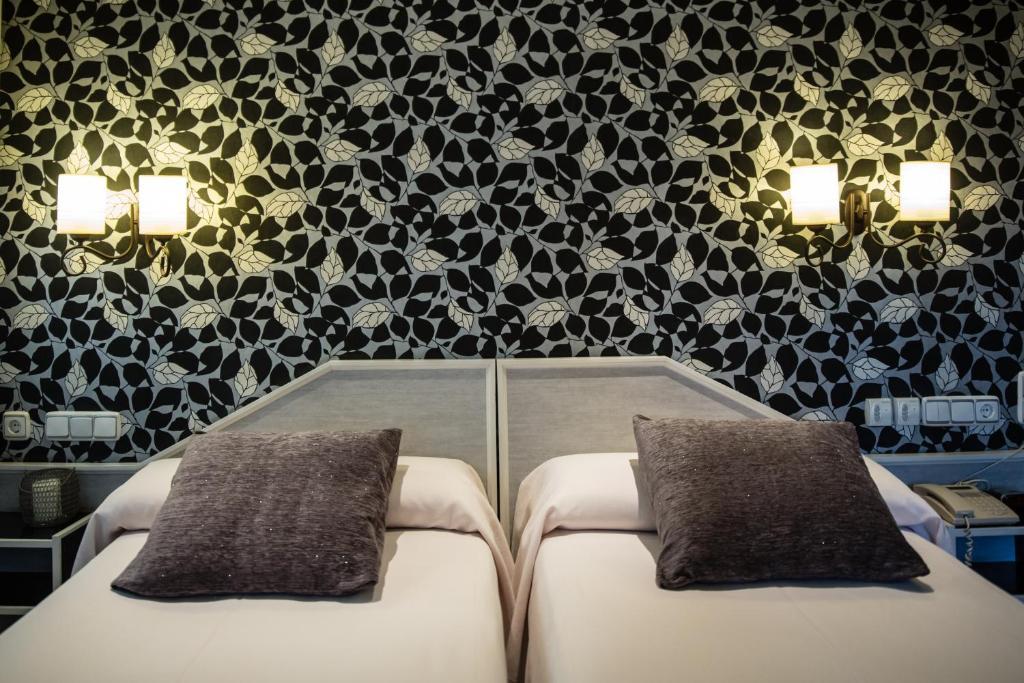 Hostal Paris Вальядолид Экстерьер фото