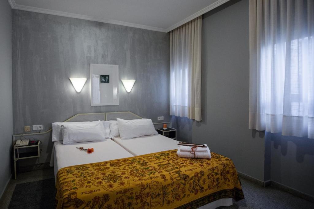Hostal Paris Вальядолид Экстерьер фото