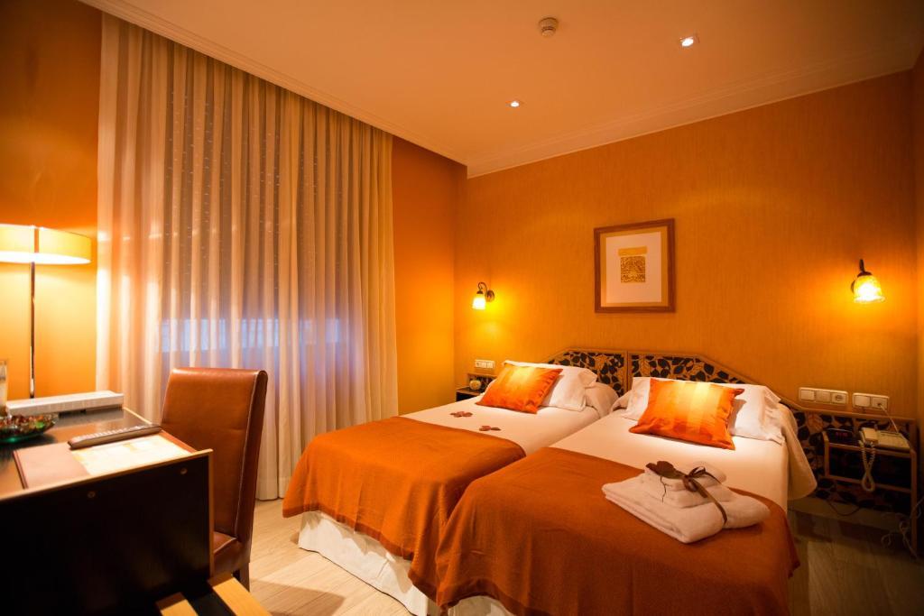 Hostal Paris Вальядолид Экстерьер фото